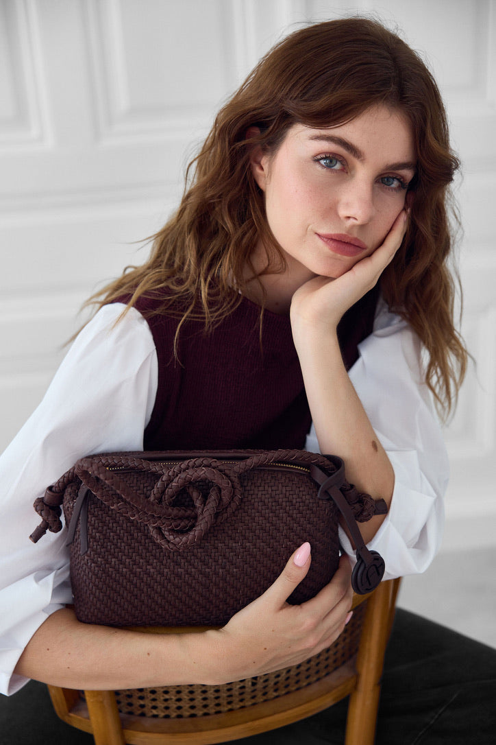 Knot Sling dark chocolate
