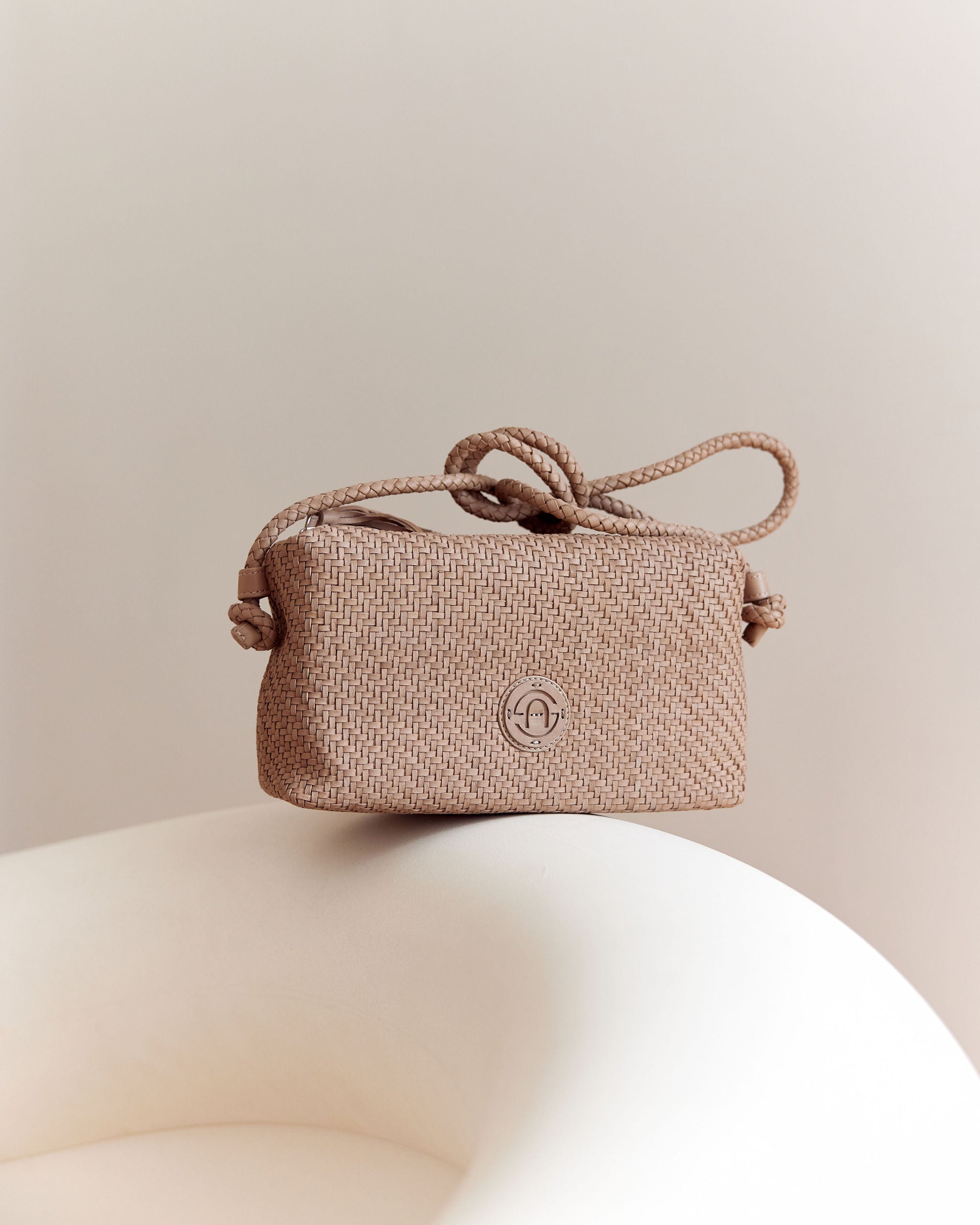 Knot Sling beige