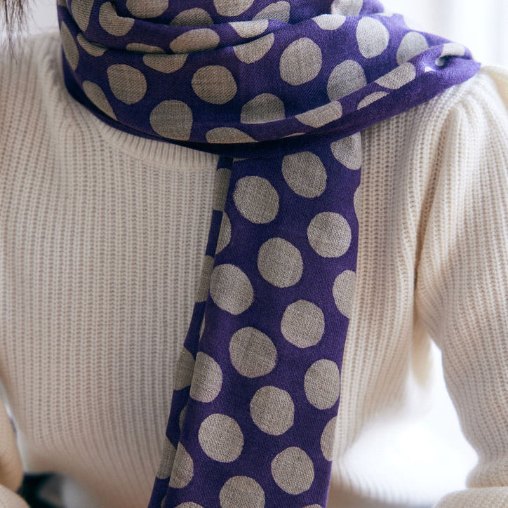 Schal DOTS