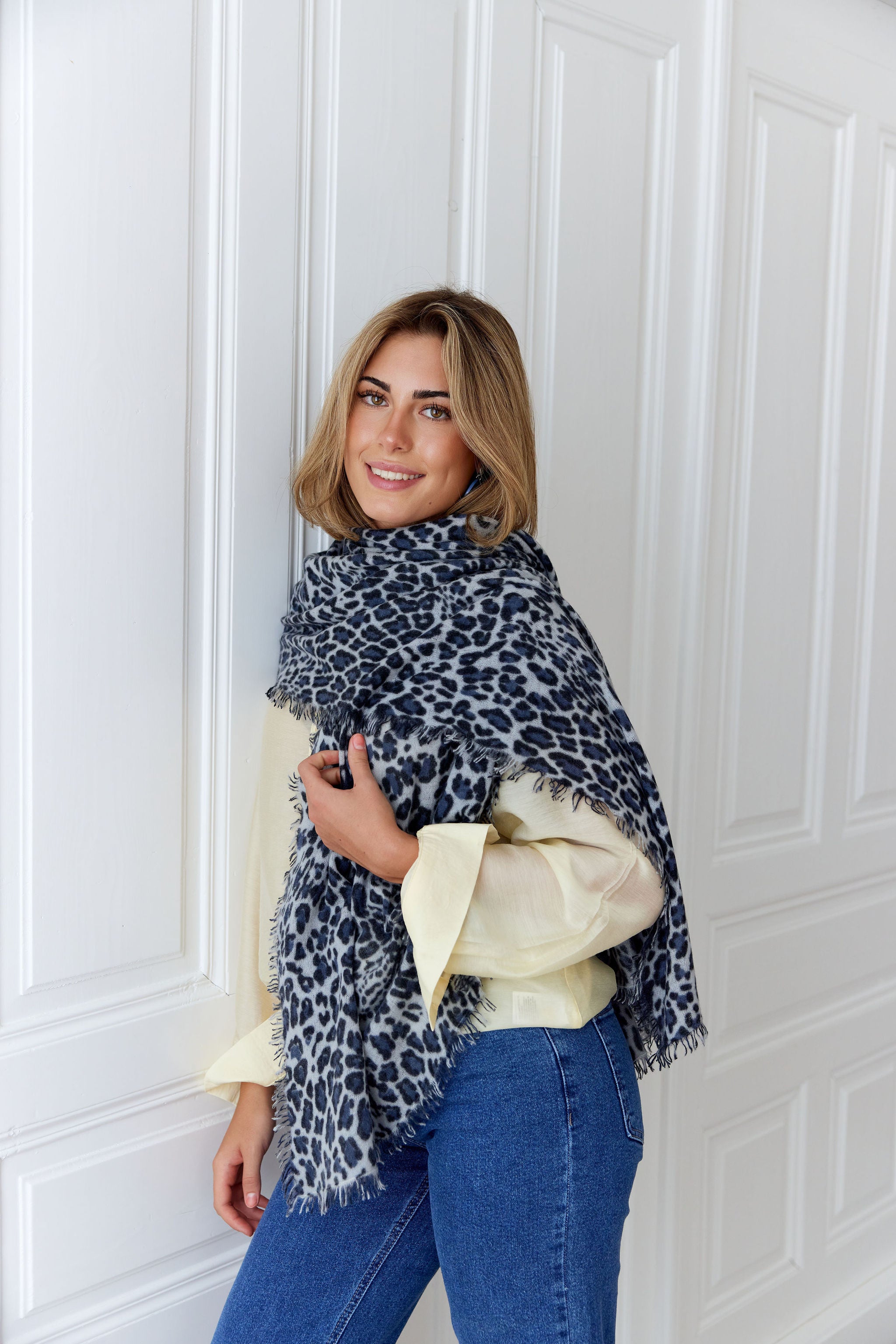 Felted cashmere scarf, two-tone