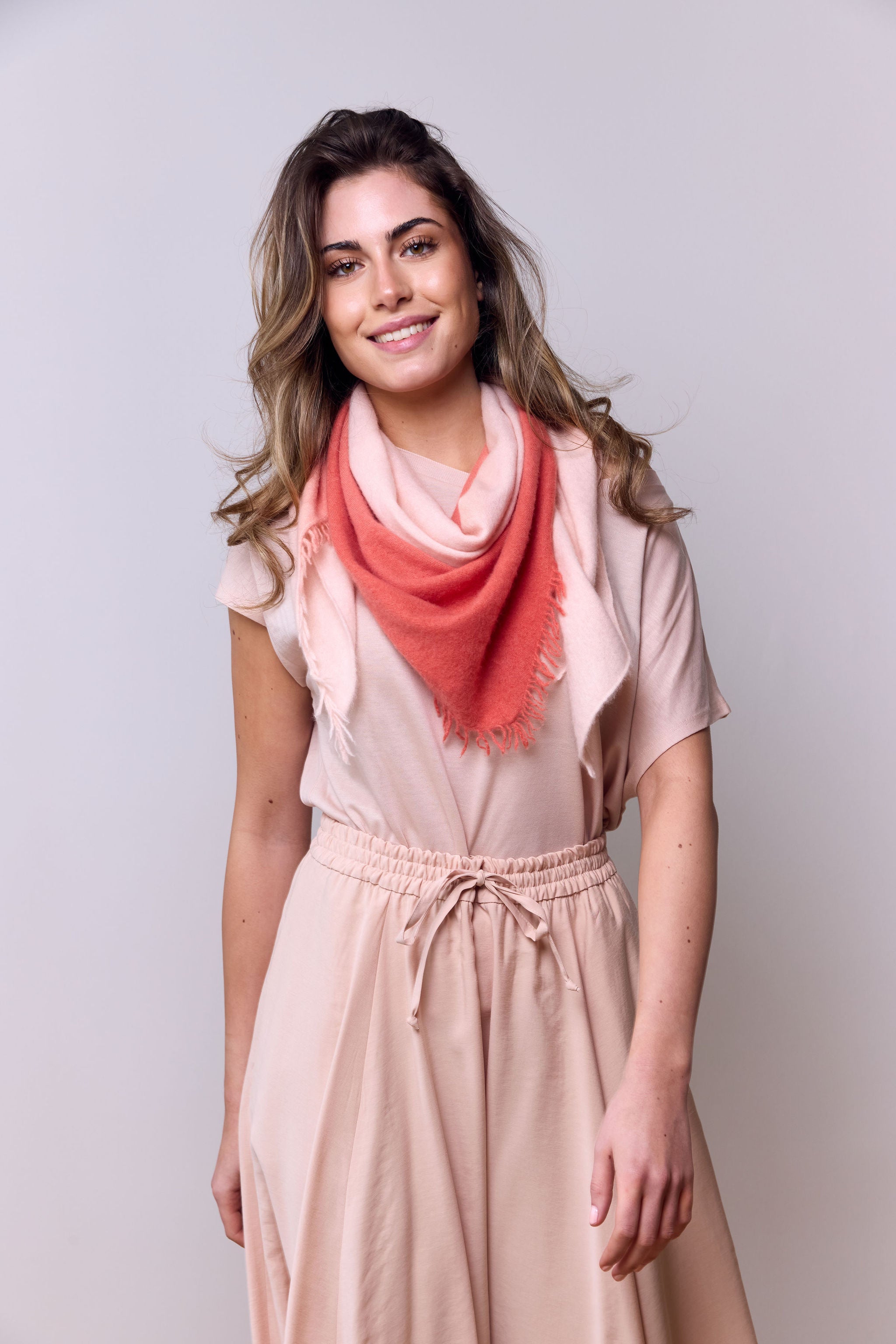 Triangle ombré peach