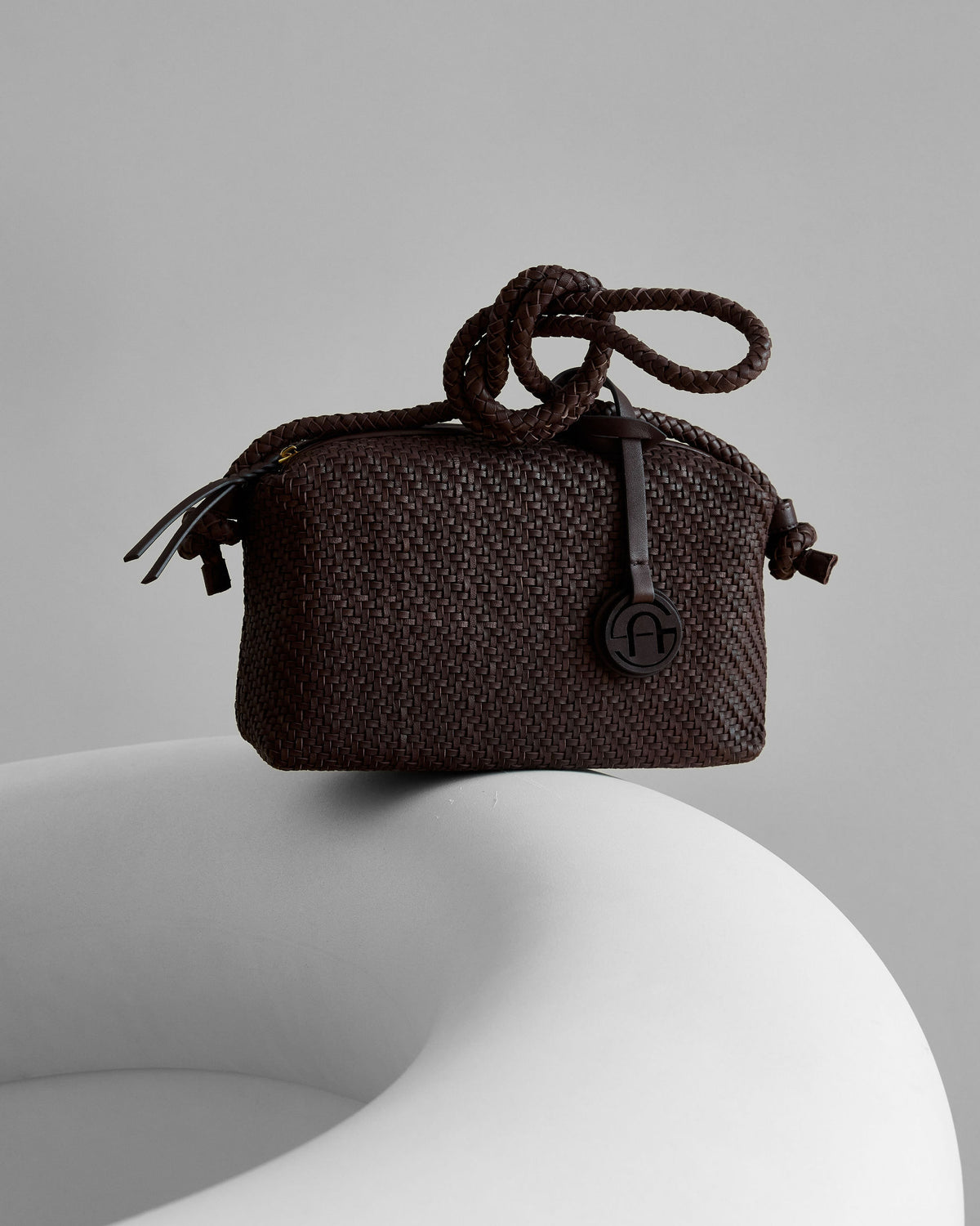 Knot Sling dark chocolate